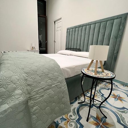 Dei Gerolomini Hotel Napoli Bagian luar foto