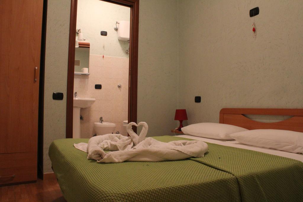 Dei Gerolomini Hotel Napoli Bagian luar foto