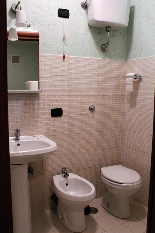 Dei Gerolomini Hotel Napoli Bagian luar foto